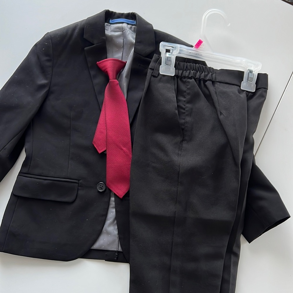 Boys formal suit 4-5 years jacket , trousers and tie